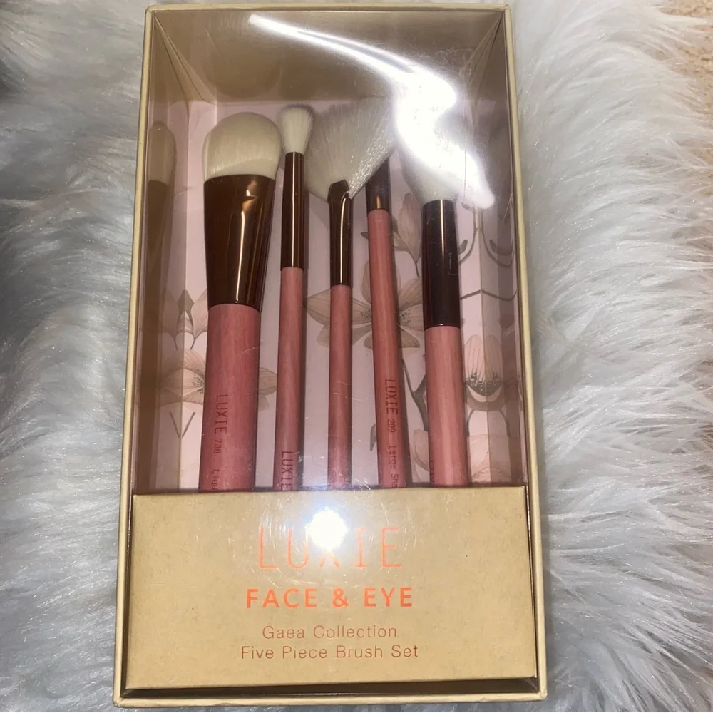 Luxie makeup brushes set